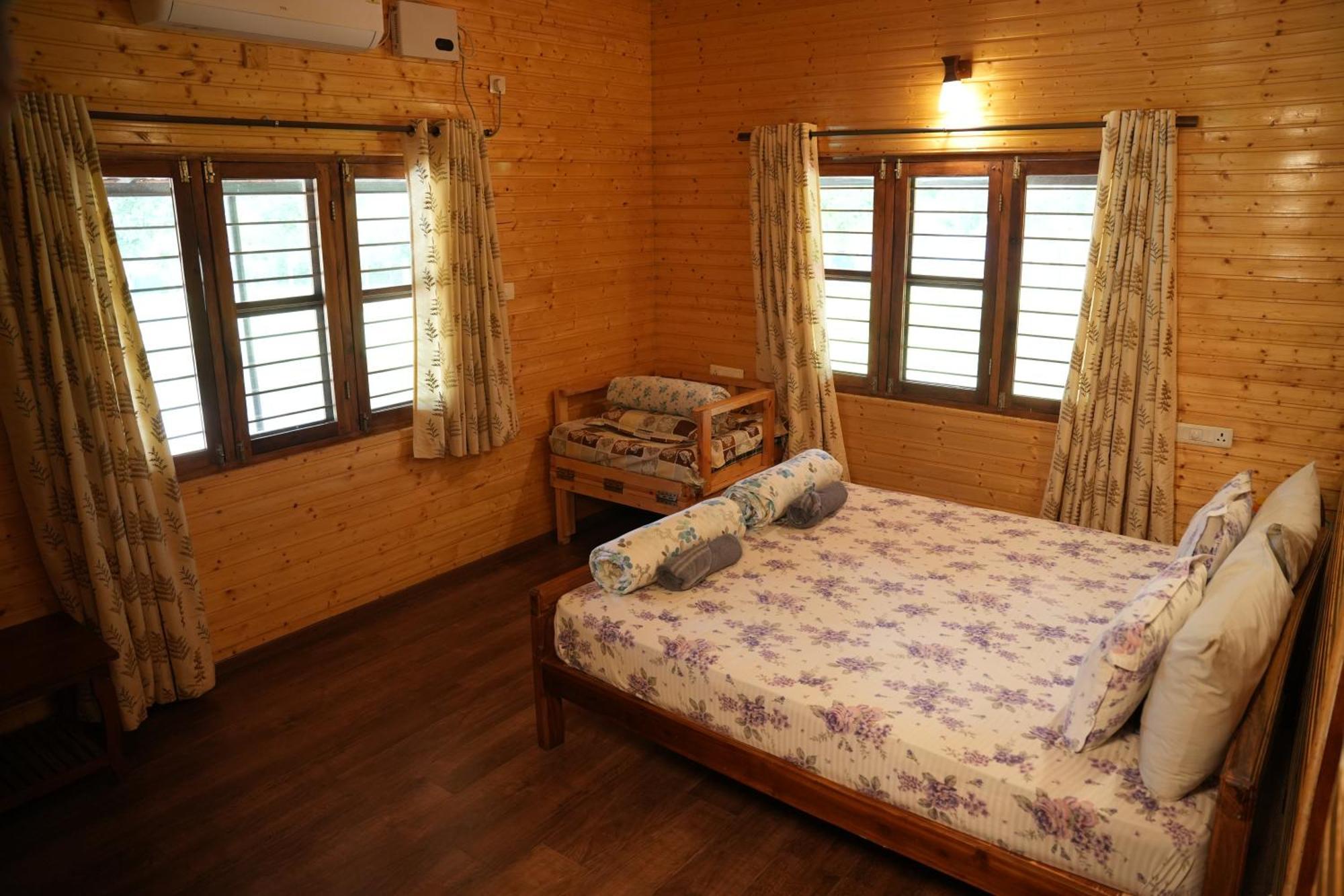 ลาภฐิ รีสอร์ต Bed & Breakfast มาสินากุดี ภายนอก รูปภาพ